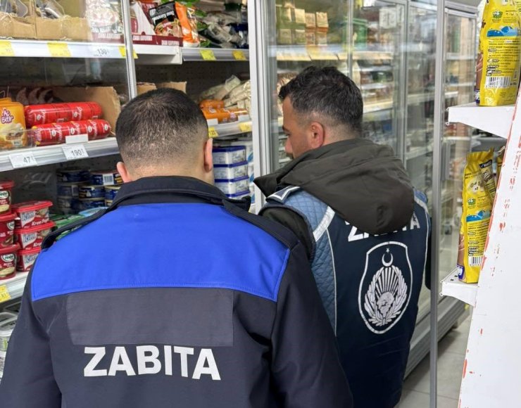 Demirözü’nde zabıtadan denetim