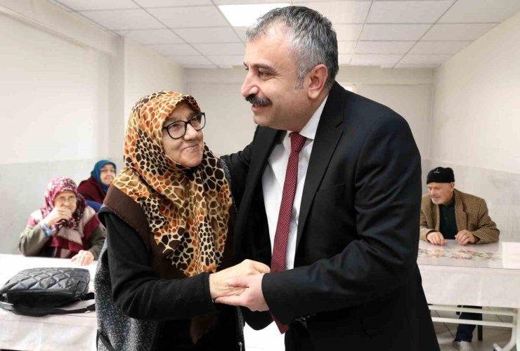 Safiye Gönül Bayar Huzurevi’ndeki buluşmada nesiller bir araya geldi