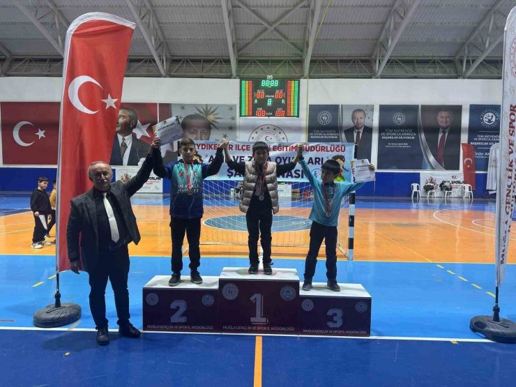 Seydikemer’de Akıl ve Zeka Oyunları Turnuvası’nın kazananları belli oldu