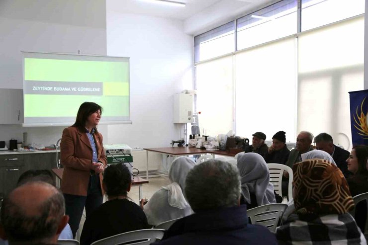 Büyükşehir Sarıcakayalı üreticileri bilgilendirdi