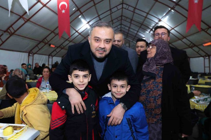 Başkan Toptaş, "Dayanışma ruhunu yaşatıyoruz"