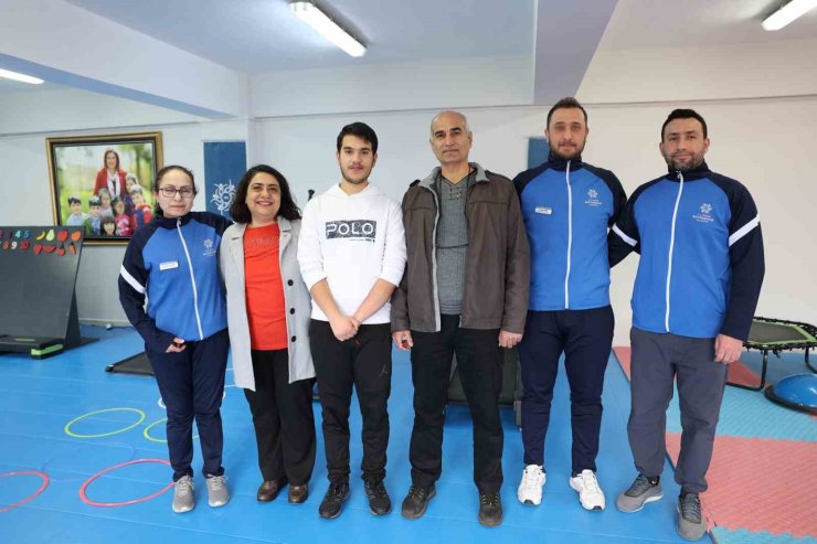 Başkan Çerçioğlu’nun otizmli öğrencilere destekleri devam ediyor