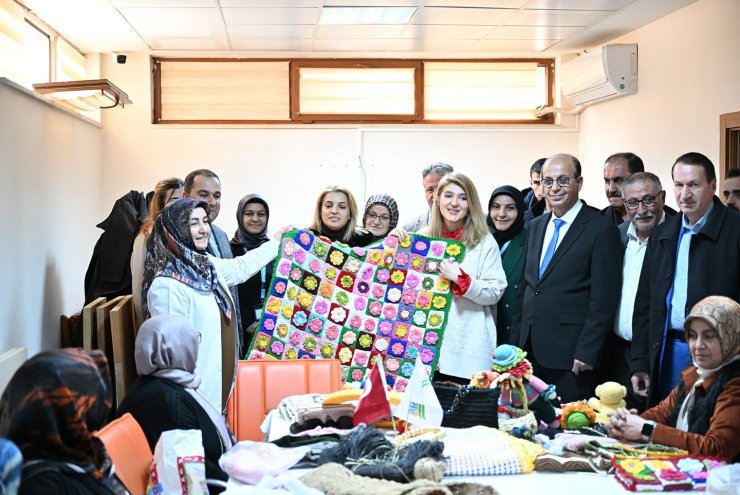 Milletvekili Ölmeztoprak ve Başkan Geçit, kadın girişimcilere destek verdi