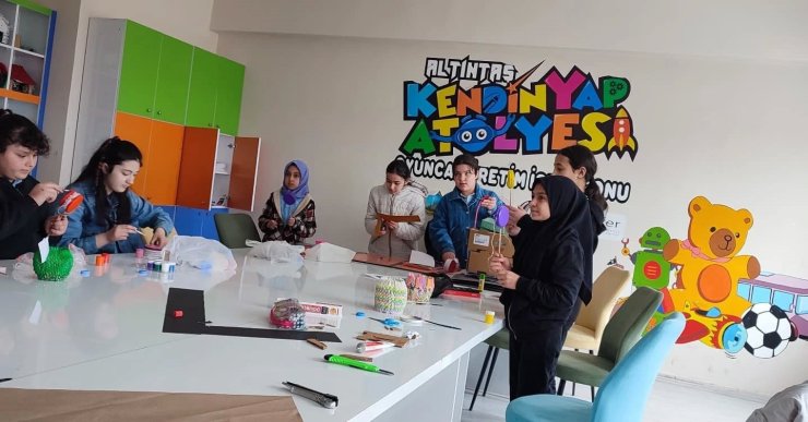 Altıntaş’ta " Minikler İçin Tasarlıyor, Minikler İçin Üretiyoruz" projesi