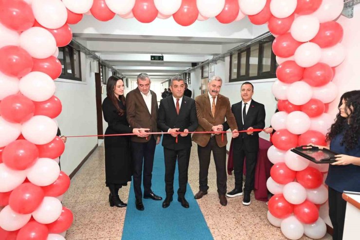 Aydın Lisesi’ne modern kütüphane kazandırıldı