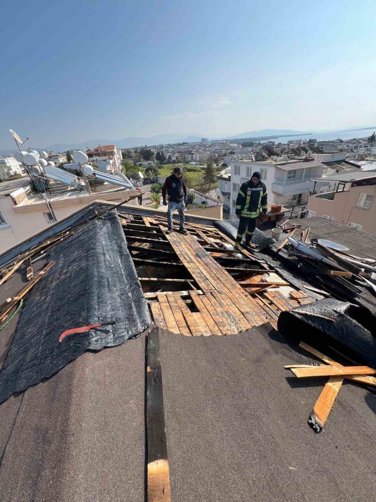 Didim’de 1 günde 2 ev yangını