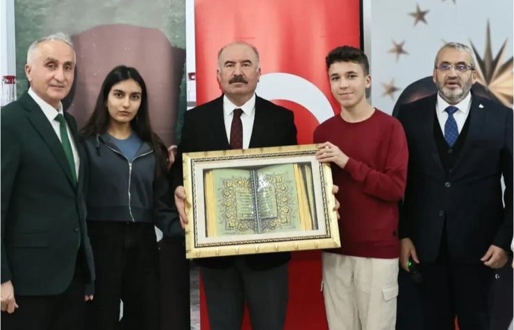 Çorum Valisi Çalgan lise öğrencileri ile iftarda buluştu