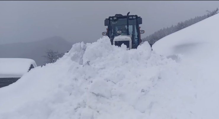 Giresun’da karla mücadele devam ediyor