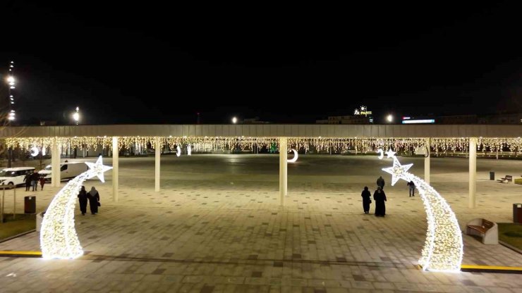 Milli İrade Meydanı Ramazan’da cıvıl cıvıl