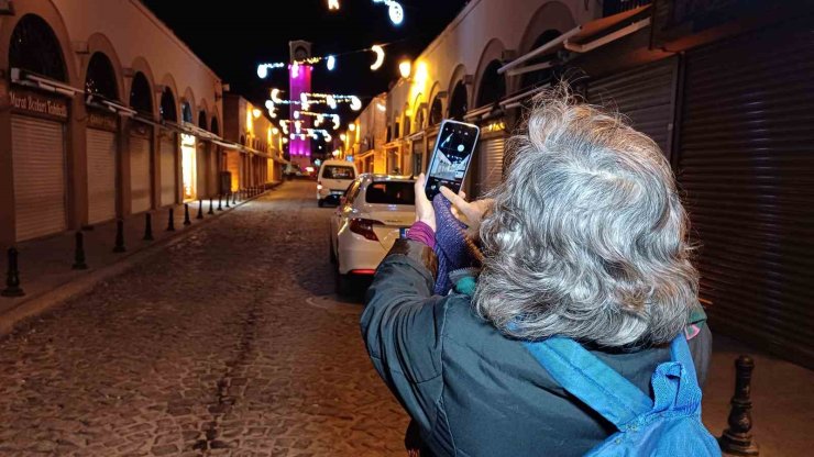 Adana sokakları Ramazan’da rengarenk oldu