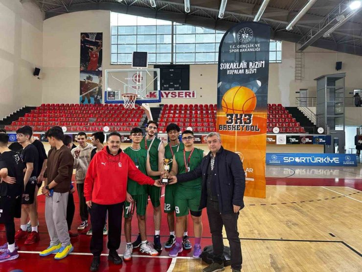 Yeşilay Spor Oyunları Sokaklar Bizim 3x3 Basketbol Turnuvası sonuçlandı