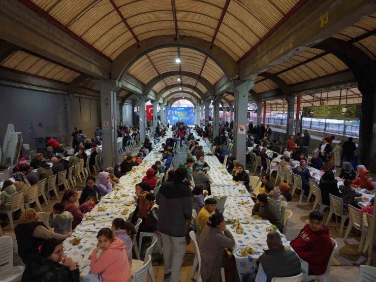 Bayraklı’da Ramazan bereketi