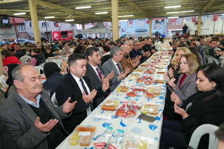 Büyükşehir Belediyesinden Kırkağaç’ta iftar sofrası