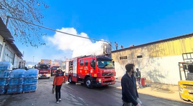 Yalova’da ahşap ürünleri üretim tesisinde korkutan yangın