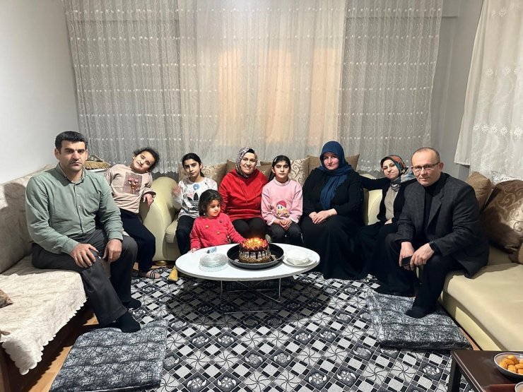 Vatandaşların iftar soflarına konu oldular