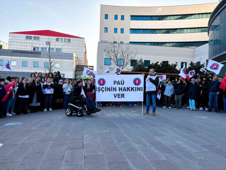 Pamukkale Üniversitesi çalışanları eşit çalışma şartı ve ücret için eylem yaptı