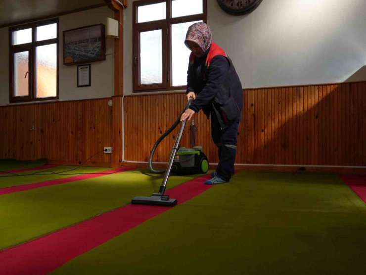 Düzce’de 124 cami 3 tur temizlendi