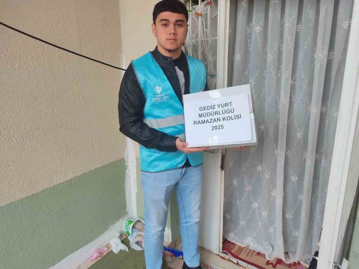 Gediz’de üniversiteli öğrencilerden örnek davranış