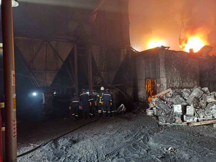 Payas’ta korkutan yangın