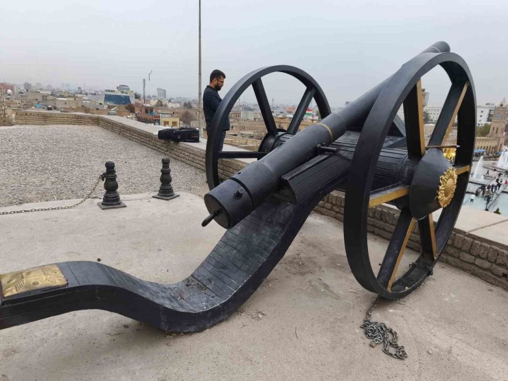 Tarihi Erbil Kalesi’nde Osmanlı dönemine ait topla 50 yıl sonra iftar vakti atış yapıldı