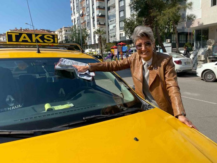 İzmir’in ’Şoför Nebahat’i, taksicilerin nazar boncuğu