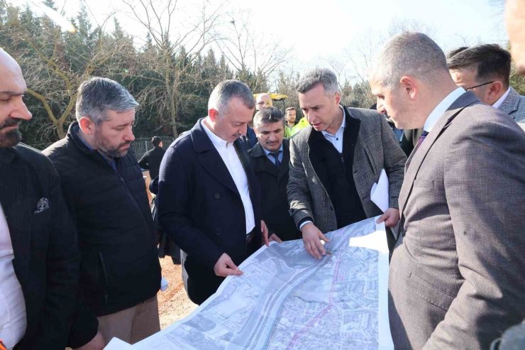 İzmit bir uçtan diğer uca demir ağla bağlanıyor