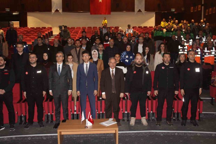 AFAD İl Müdürü Genç: "Afete tek yumruk olarak cevap vermemiz gerekir"