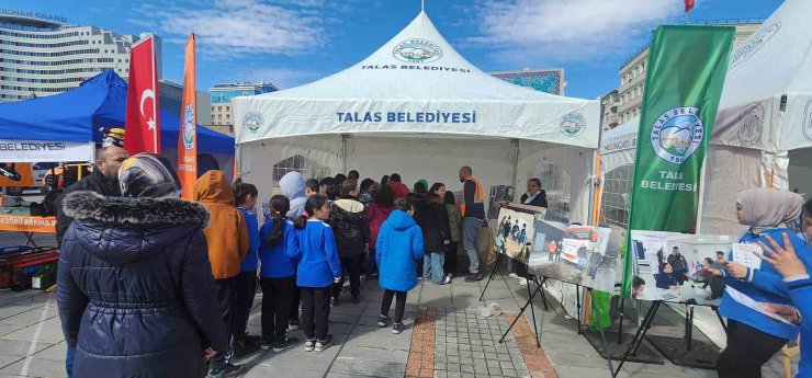 Talas Belediyesi’nden meydanda deprem standı