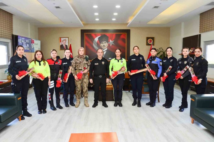 Kadınlar gününde ’Kadın polisler’ unutulmadı
