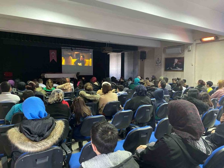 Eskişehir Orgeneral Halil Sözer Ortaokulu’nda ‘Aile Yılı’ etkinliği