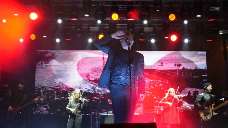 Atatürk’ün Burdur’a gelişinin 95’inci yıl dönümünde Haluk Levent rüzgarı esti