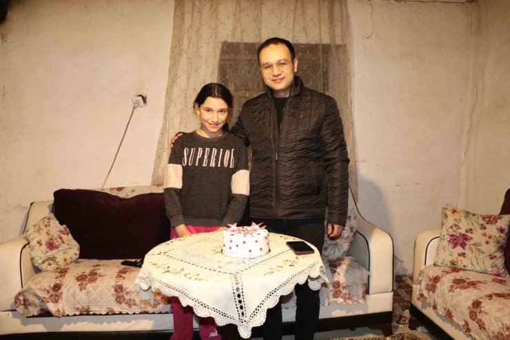 Kaymakam Kahveci’den küçük Sıla’ya doğum günü sürprizi