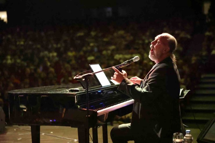 Merkezefendi’de Fatih Erkoç’tan unutulmaz Ramazan konseri