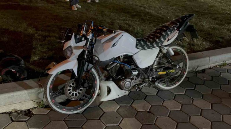 Bolu’da trafik polisinden kaçan motosikletli cezadan kaçamadı: 2 sürücüye 80 bin lira ceza