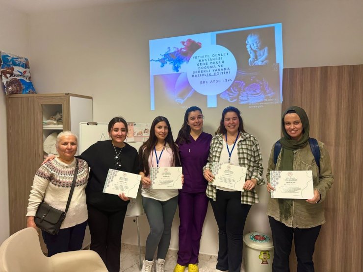 Fethiye Devlet Hastanesi’nde gebe okulu eğitimleri sürüyor