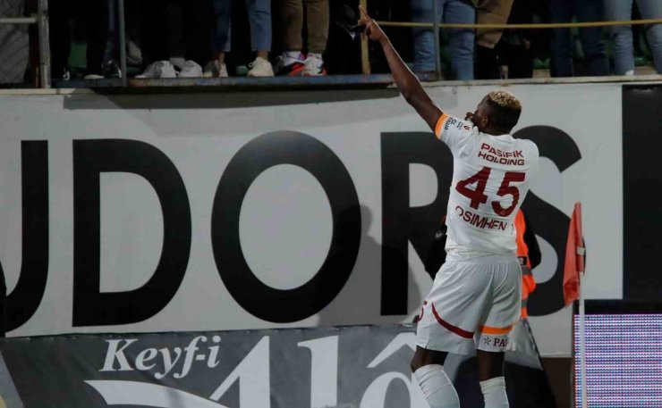Victor Osimhen ligdeki gol sayısını 17 yaptı