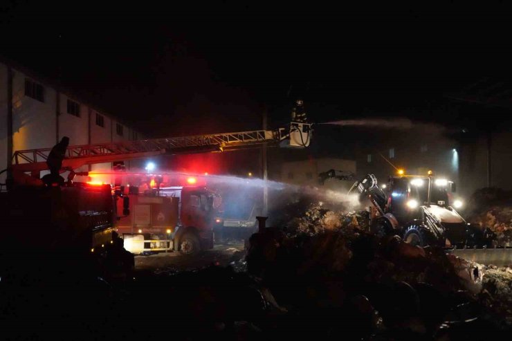 Niğde’de plastik geri dönüşüm tesisinde yangın