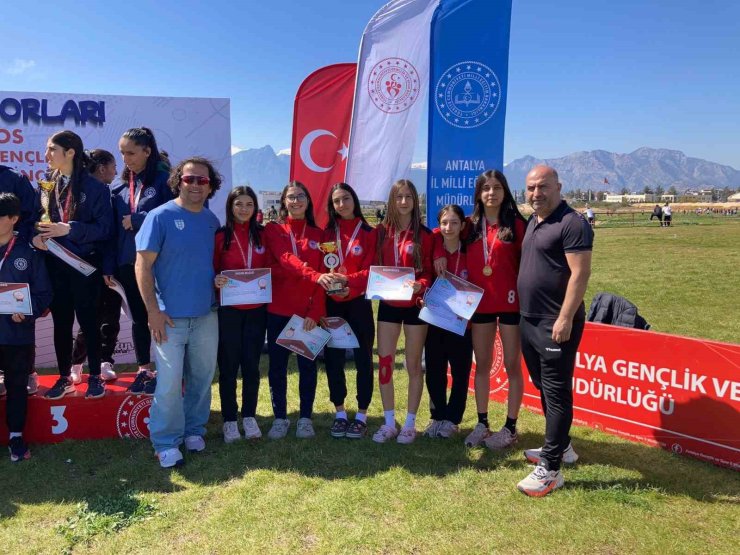 Eskişehirli öğrenciler şampiyonlarda büyük başarılar elde etti