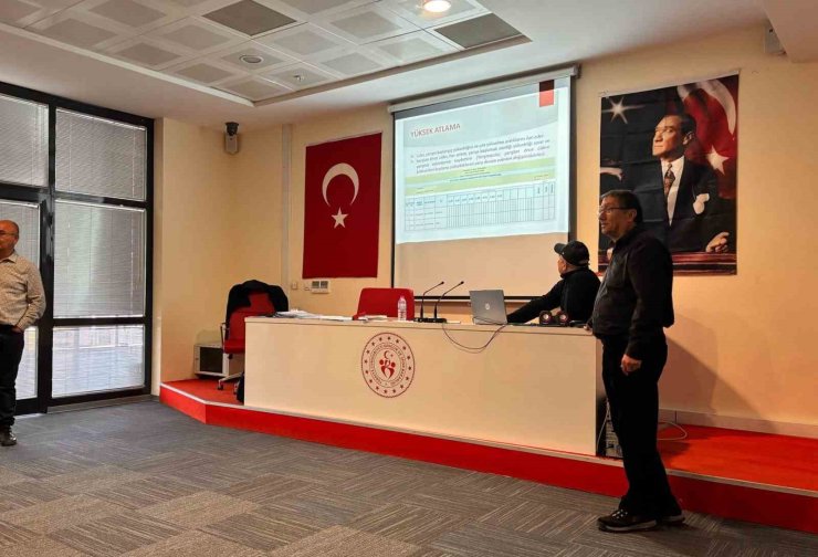 Kırkyedi hakem adayı mezun oldu