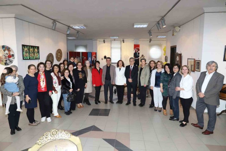 Nazilli Belediyesi ’Zamanın Renkleri El Sanatları Sergisi’ Aydın’da açıldı