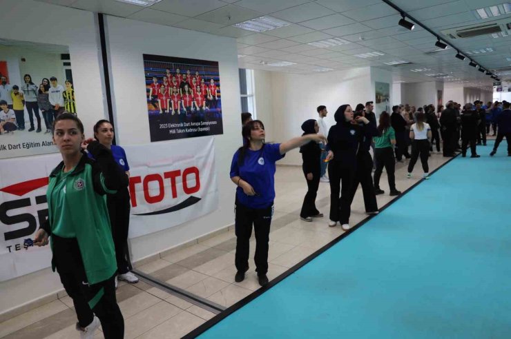 FÜ’de ÜNİLİG Dart Şampiyonası başladı