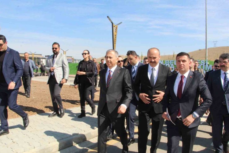 İçişleri Bakanı Yerlikaya: ’’5199 sayılı Hayvanları Koruma Kanunu’nun uygulanmasıyla ilgili tüm hazırlıklar tamamlandı’’