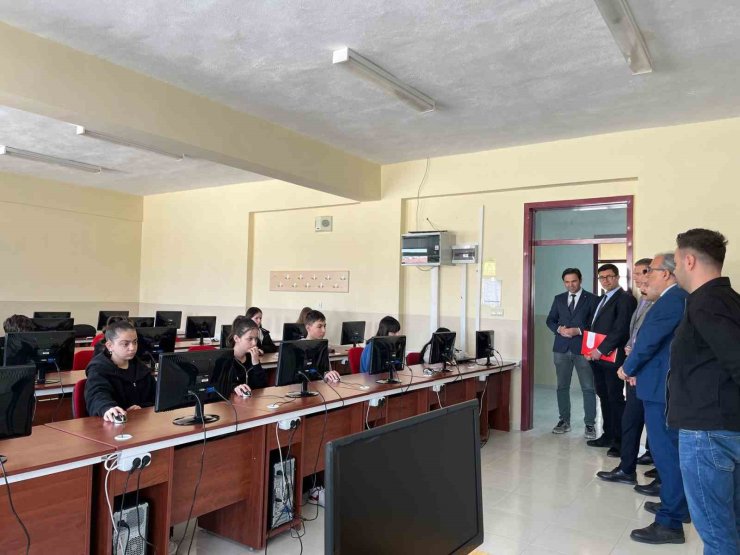 Murat Nedirli’den PISA sınavı öncesi ziyaret