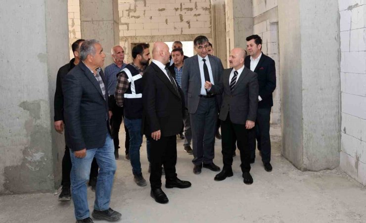 İl protokolü, yeni devlet hastanesi inşaatını inceledi