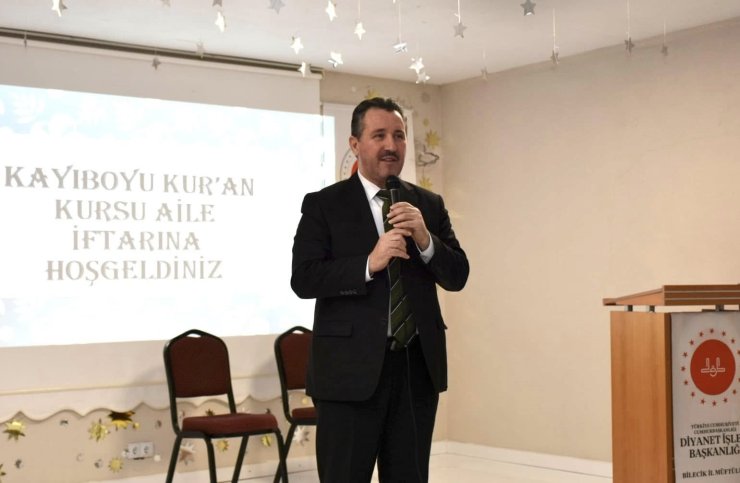 Minik öğrenciler ve veliler iftarda buluştu