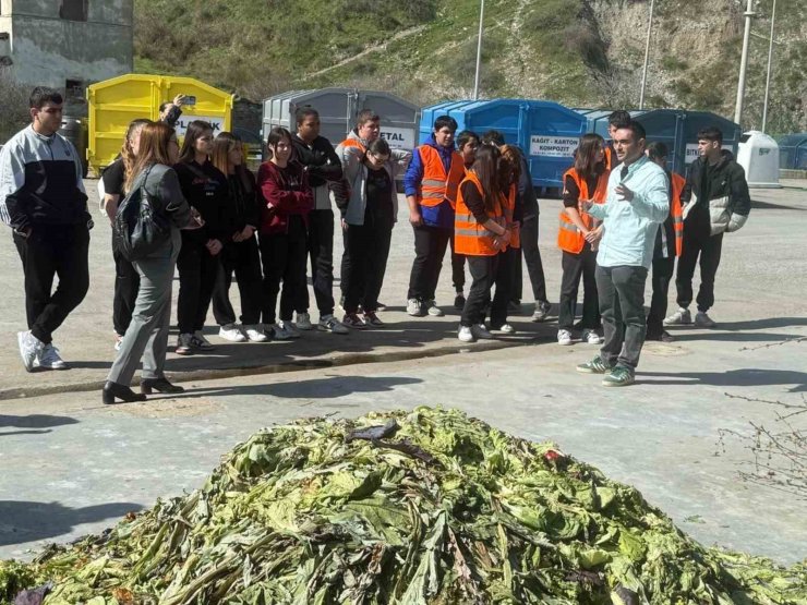 Söke’de gençler geri dönüşüm bilinci kazanıyor