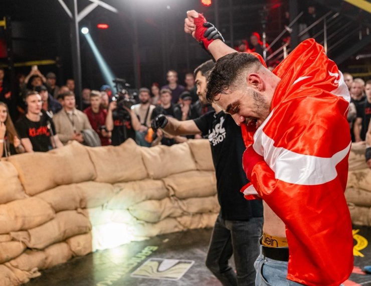 Türk boksör Emircan Gülşen, kemer maçına hazırlanıyor