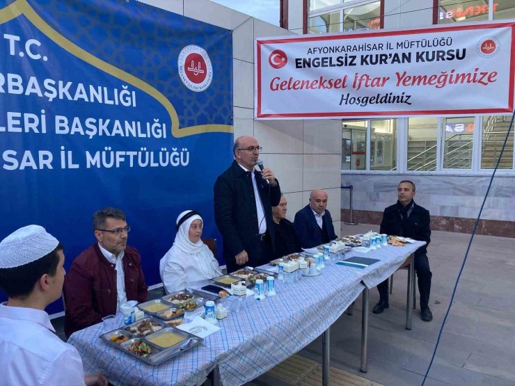 Kur’an Kursu öğrencileri İftarda buluştu