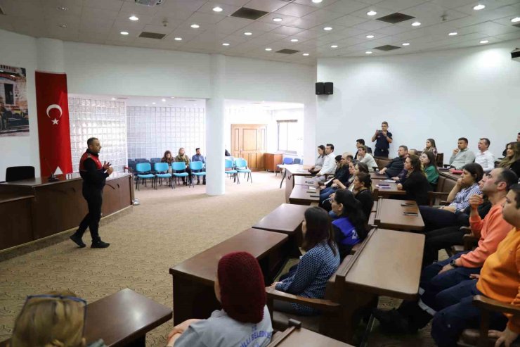 Nazilli Belediyesi personeline yangın güvenliği eğitimi verildi