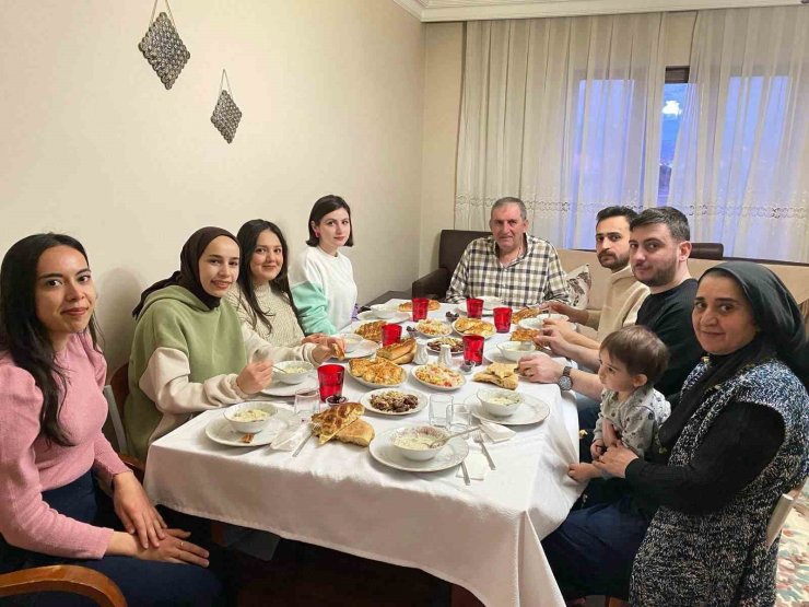 Erzincan’da "Gurbetteki Ailem" projesiyle Ramazan’ın bereketi hep birlikte paylaşılıyor